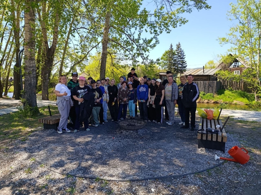 ​Инвалиды Петровск-Забайкальского трудятся рабочими зеленого хозяйства при грантовой поддержке